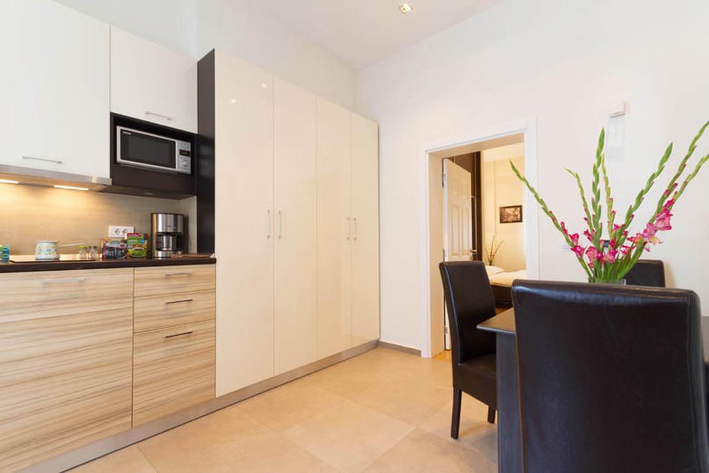 City Break Apartments Chic And Luxury Белград Екстериор снимка