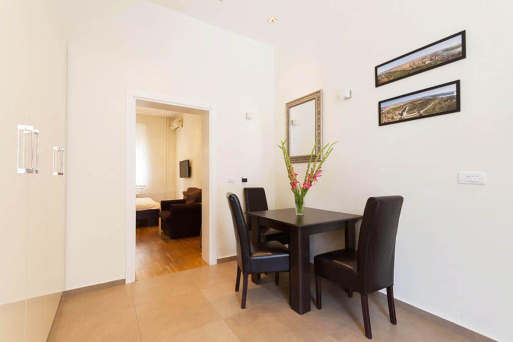 City Break Apartments Chic And Luxury Белград Екстериор снимка