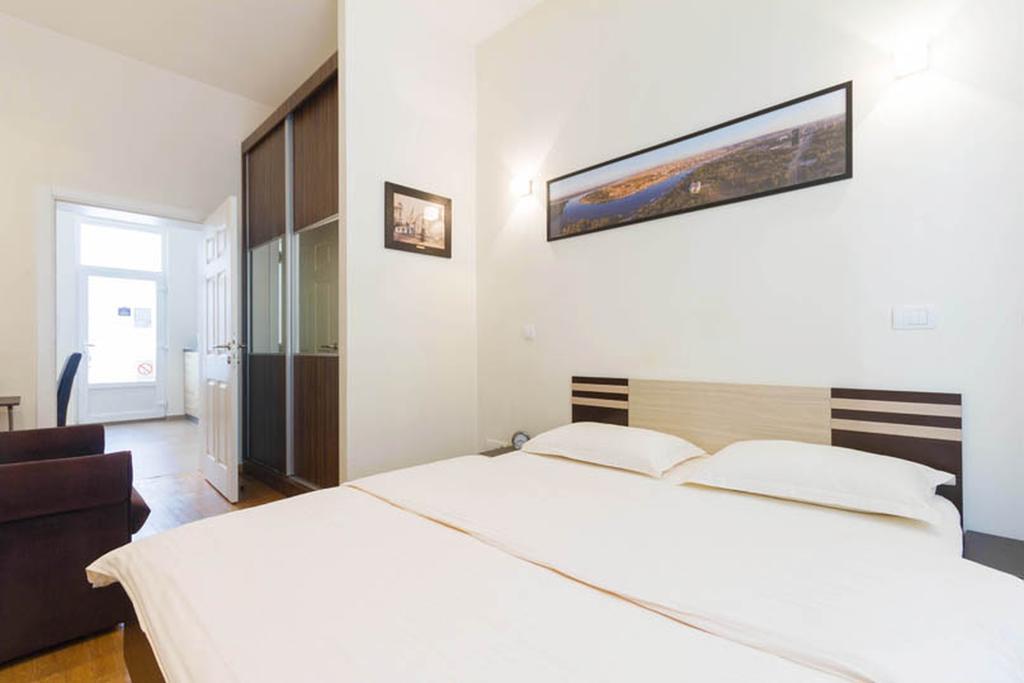 City Break Apartments Chic And Luxury Белград Екстериор снимка